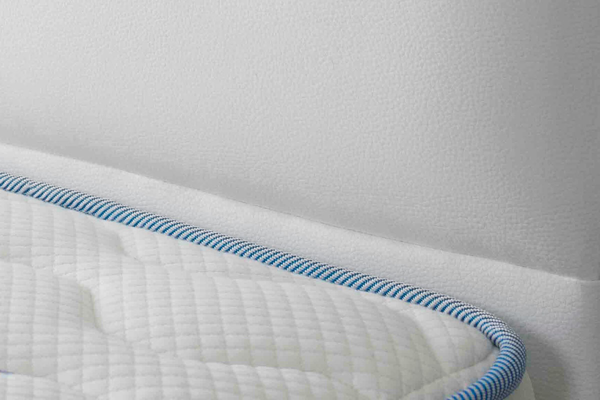 Pure white for a pure sleep experience.